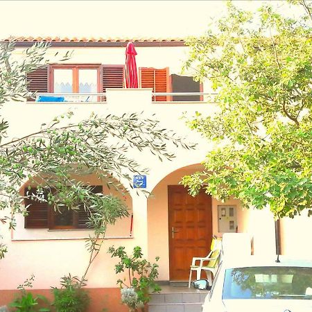Apartmani Mia Ližnjan Buitenkant foto