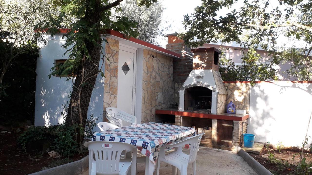Apartmani Mia Ližnjan Buitenkant foto