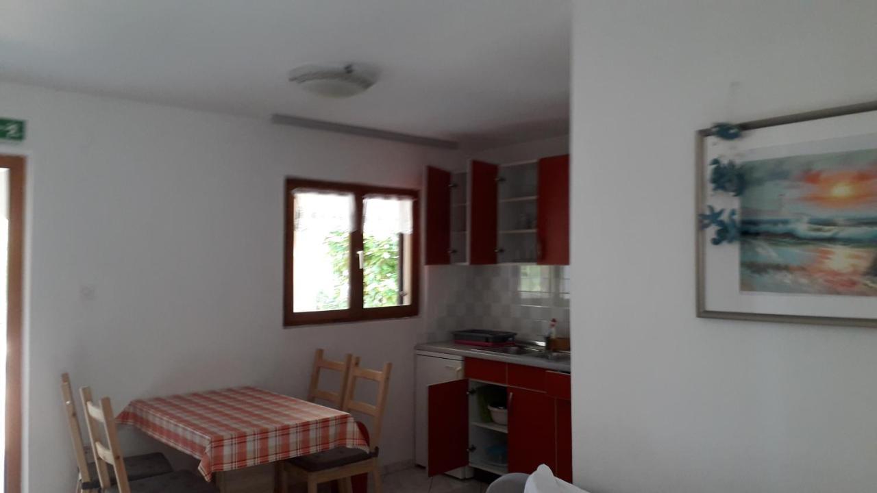 Apartmani Mia Ližnjan Buitenkant foto