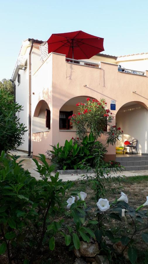 Apartmani Mia Ližnjan Buitenkant foto