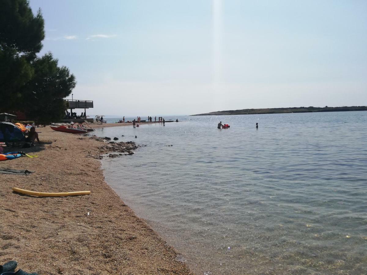 Apartmani Mia Ližnjan Buitenkant foto