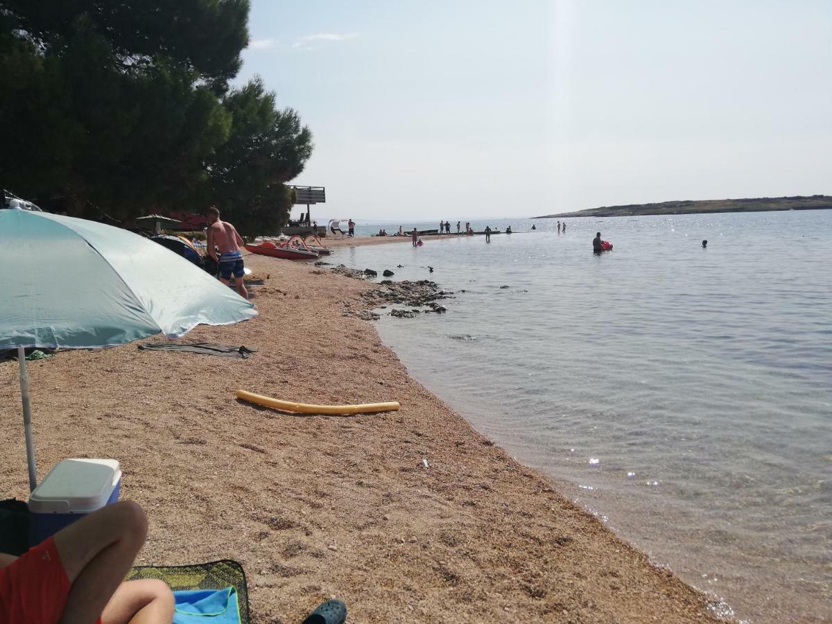 Apartmani Mia Ližnjan Buitenkant foto