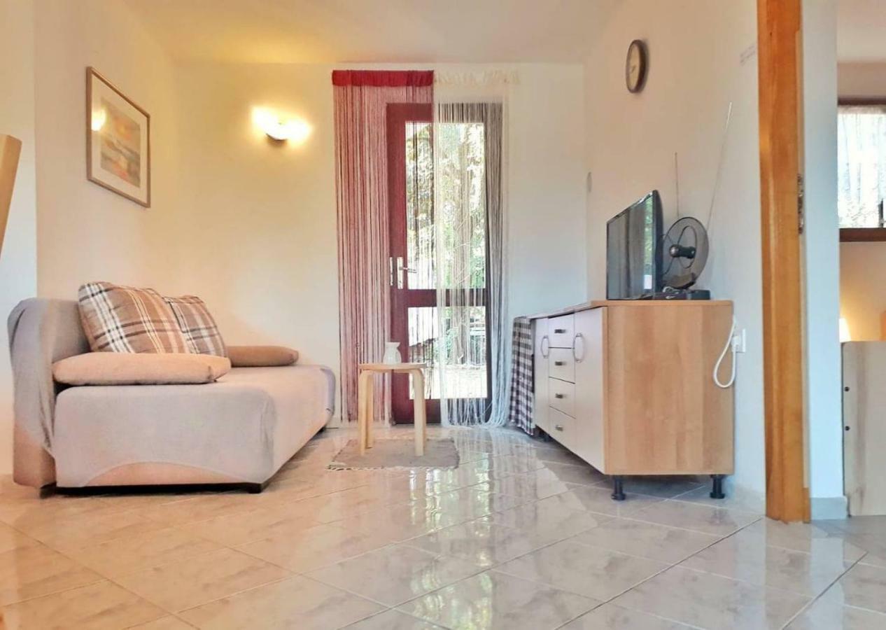 Apartmani Mia Ližnjan Buitenkant foto