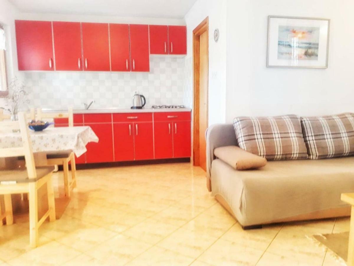 Apartmani Mia Ližnjan Buitenkant foto
