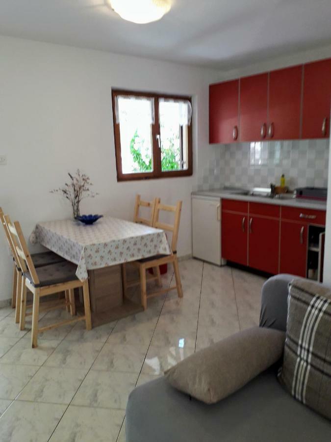 Apartmani Mia Ližnjan Buitenkant foto