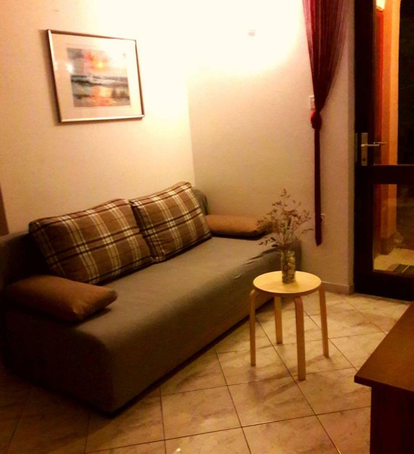 Apartmani Mia Ližnjan Buitenkant foto