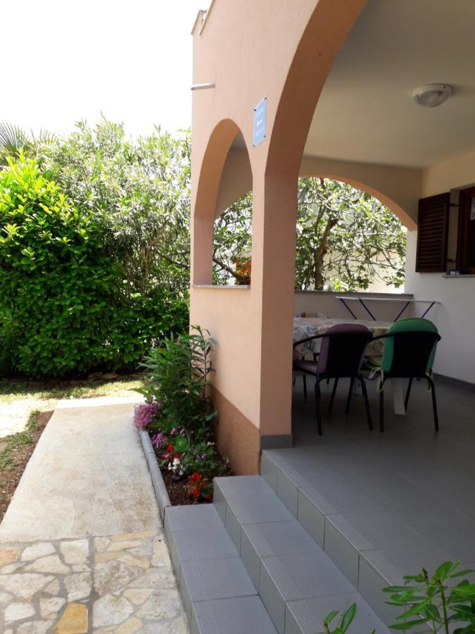 Apartmani Mia Ližnjan Buitenkant foto