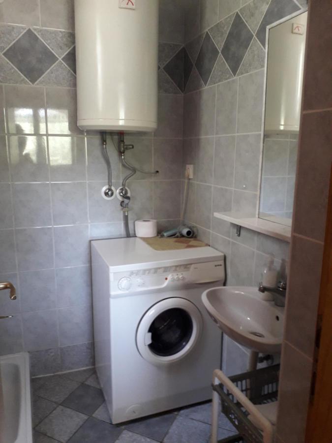 Apartmani Mia Ližnjan Buitenkant foto